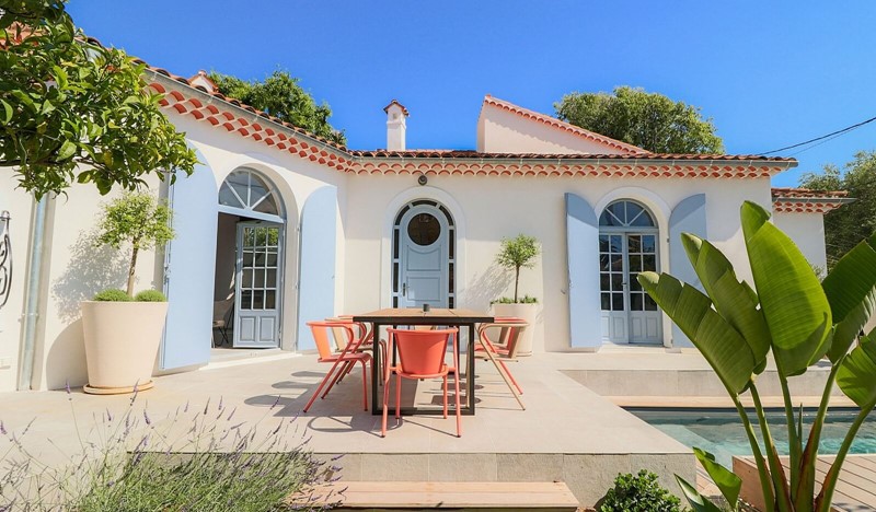 Mas de la Salis - Beautiful 4-bedroom villa within a short walk to the beach and the town centre of Antibes