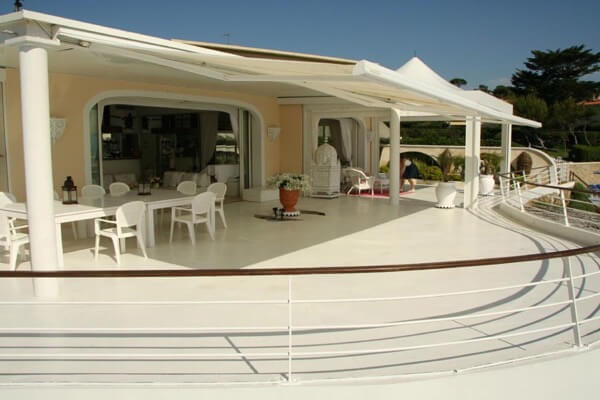 Villa Keller Round Terrace 600