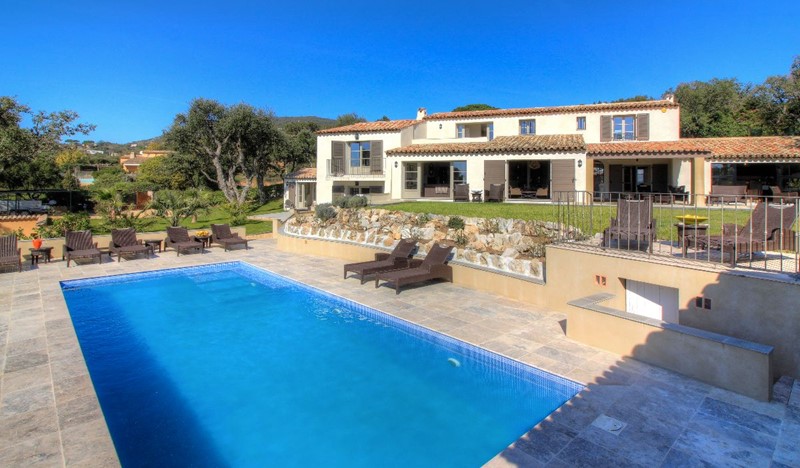 Villa Caravelle, Cote d'Azur Villas, luxury 4BR villa with AC, pool and seaview in Beauvallon