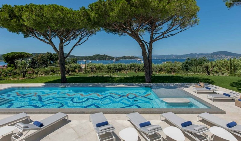 Villa Des Cannebiers, Cote d'Azur Villas, fully staffed exclusive 6BR seafront villa with heated pool, seaview and a couple of minutes walk to Cannebiers beach in Saint Tropez