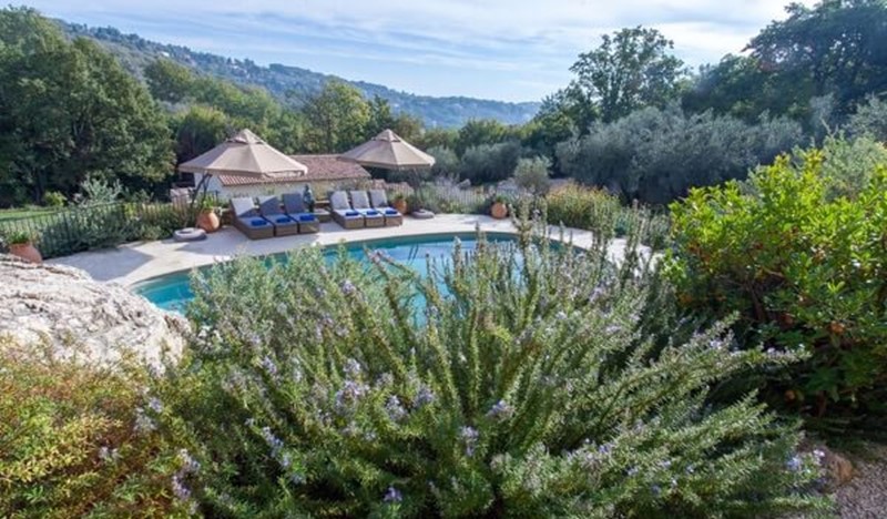 Michellehouse1low 28