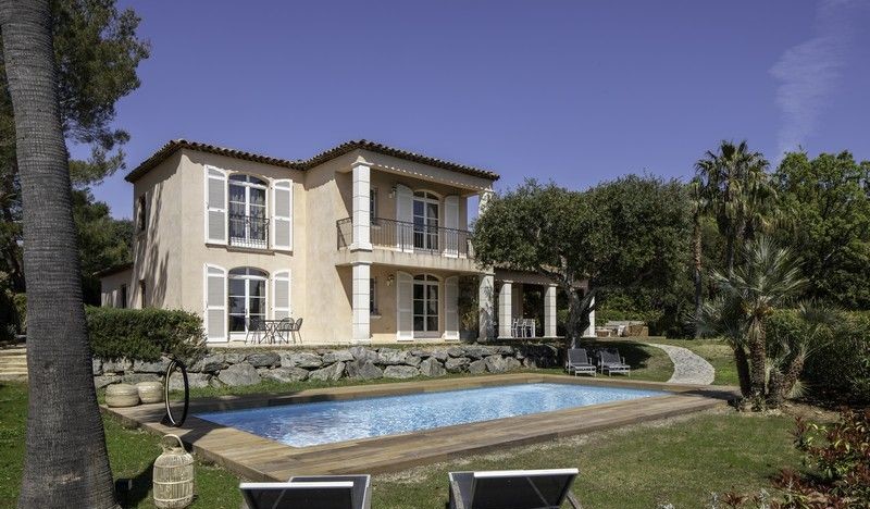 Villa Rivea, Cote d'Azur Villas, 4BR family villa with pool and AC in private domain close to Beauvallon beach, near Sainte Maxime and Saint Tropez