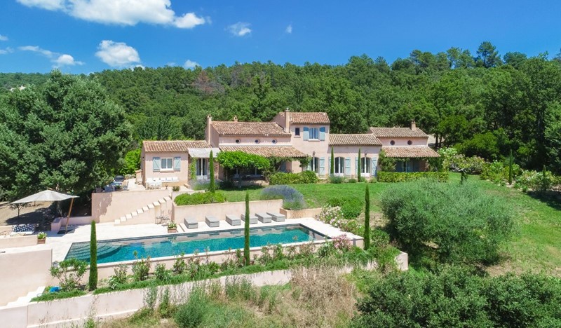 Villa Sylvia, 4BR provencal villa set in 2 hectares of land, with large pool, AC, in La Garde Freinet countryside, close to Saint Tropez and Ramatuelle