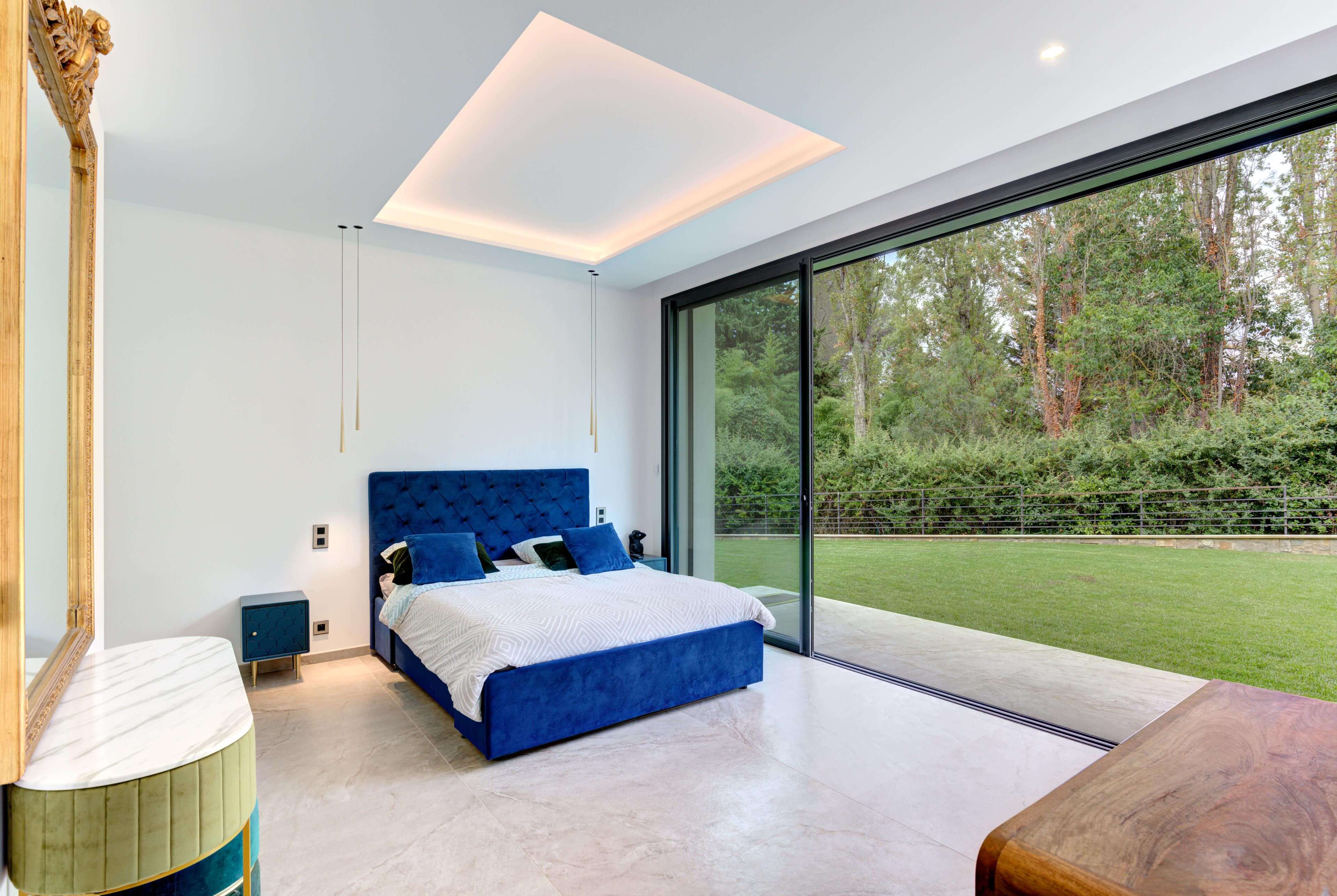 3F3a8447and12more Modifier