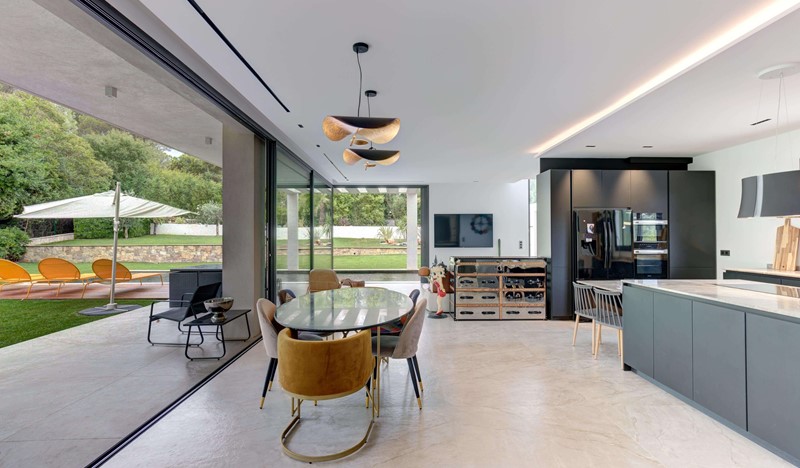 3F3a8477and12more Modifier