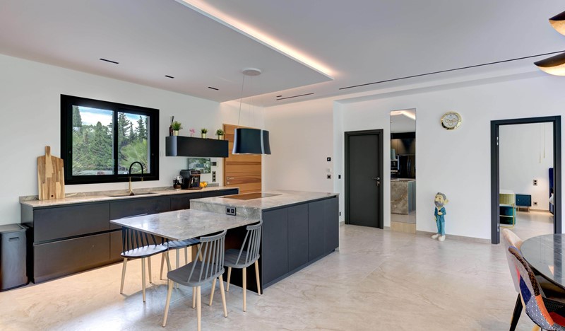 3F3a8515and12more Modifier