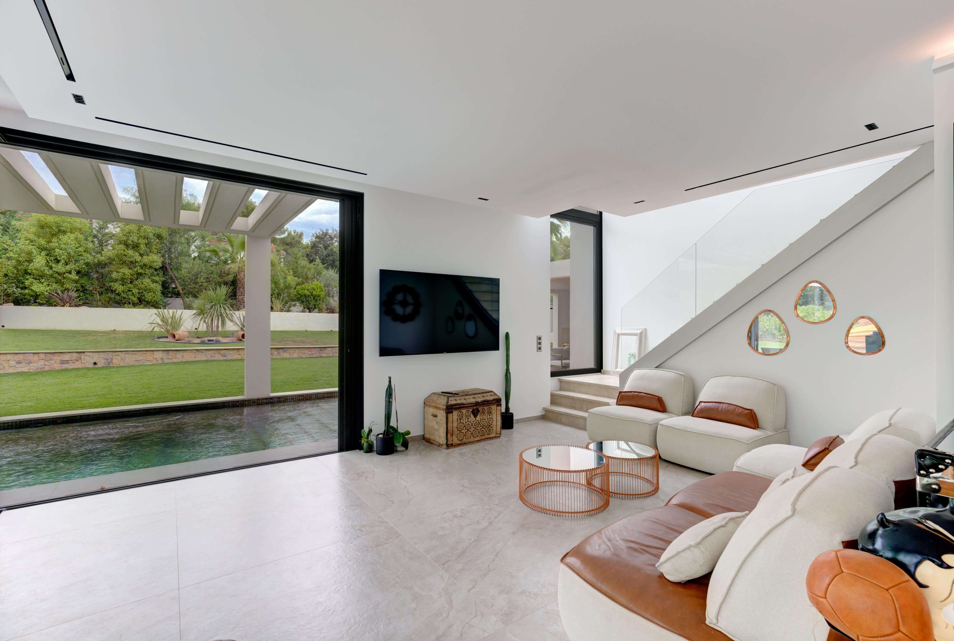 3F3a8562and12more Modifier