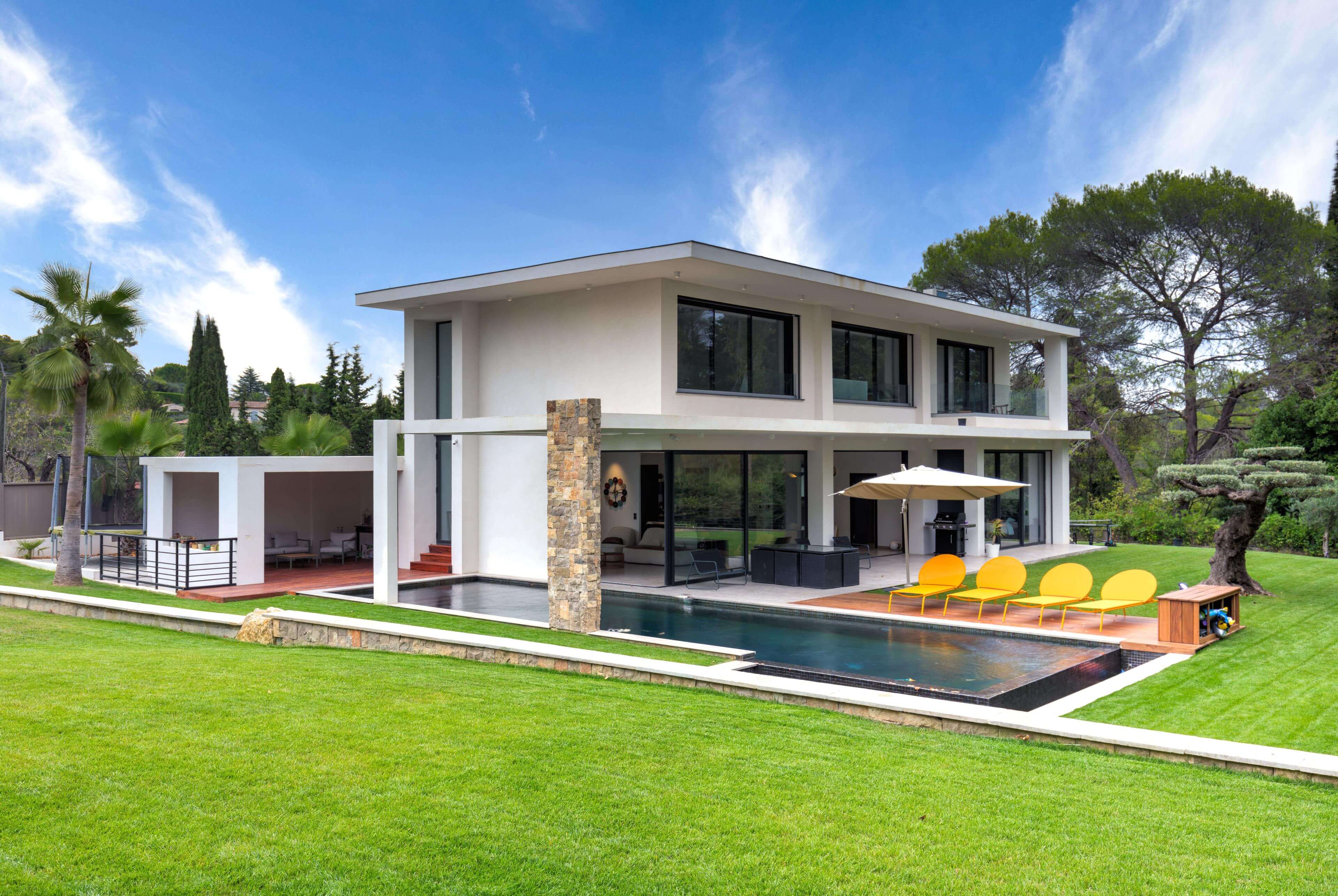 3F3a8652and12more Modifier