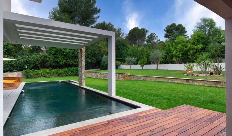 3F3a8736and12more Modifier