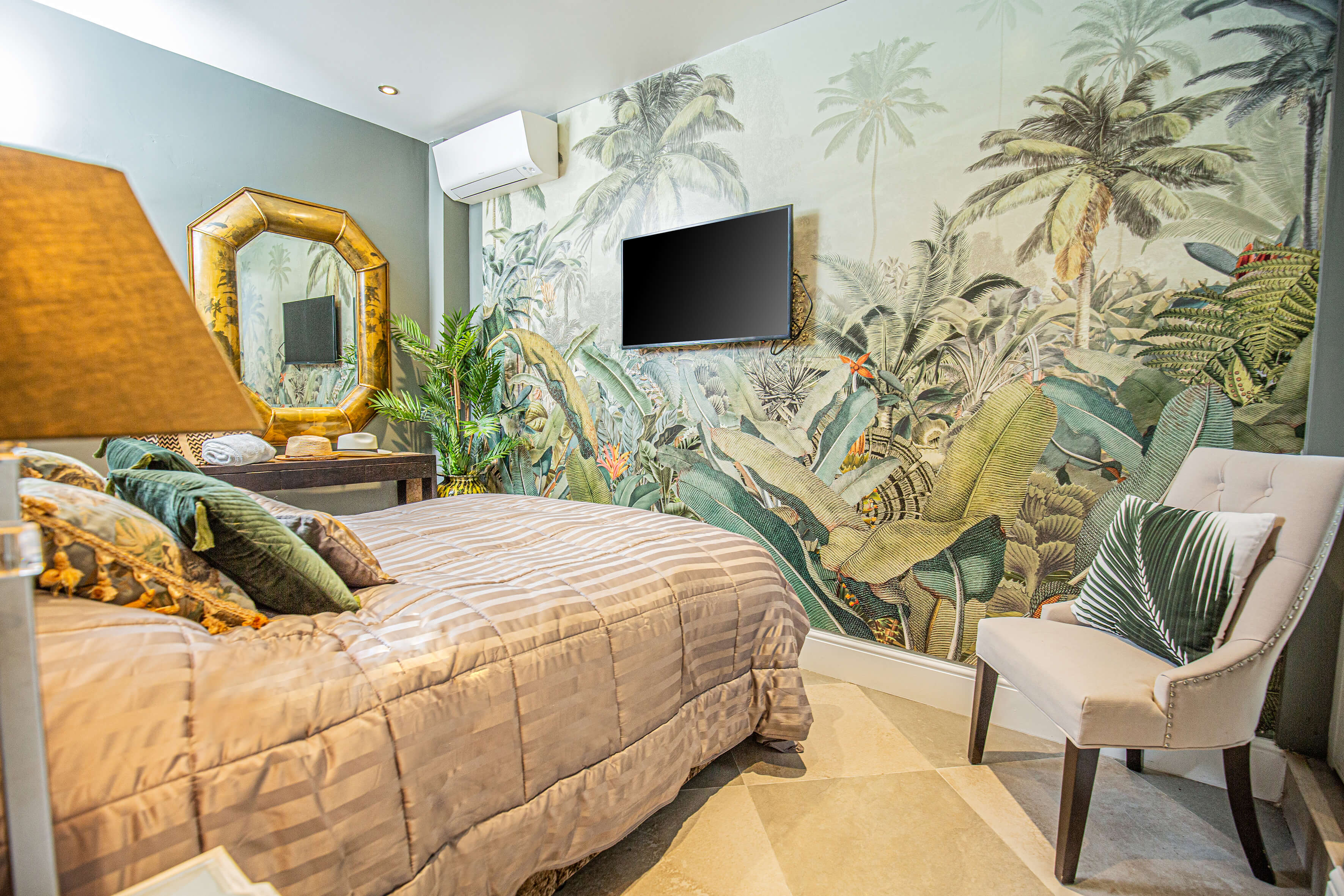 VILLA SANDRYON Internals 1