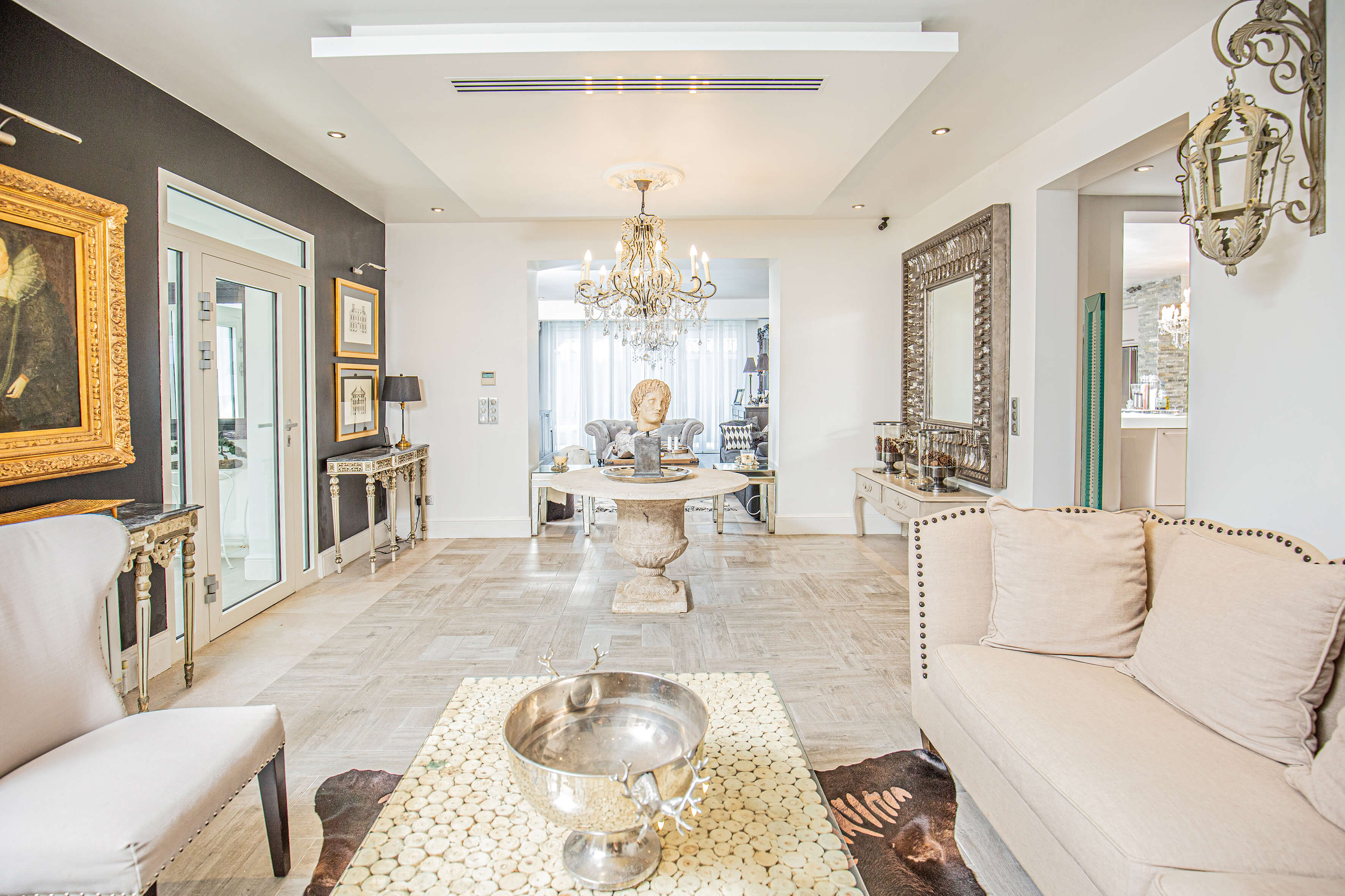 VILLA SANDRYON Internals 4