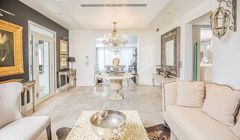 VILLA SANDRYON Internals 4