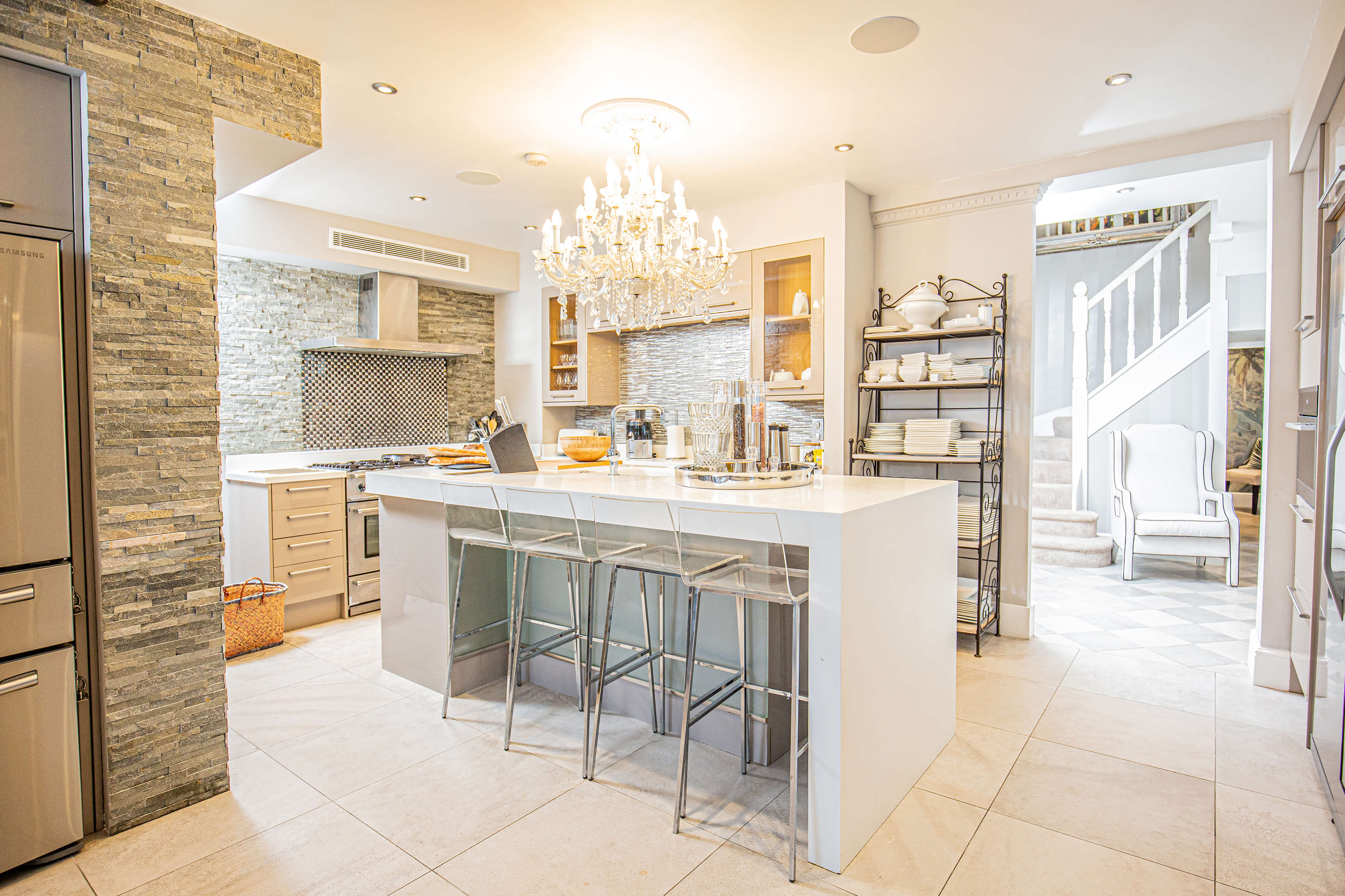 VILLA SANDRYON Internals 5