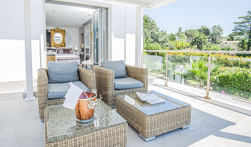 VILLA SANDRYON Mid Terrace 1