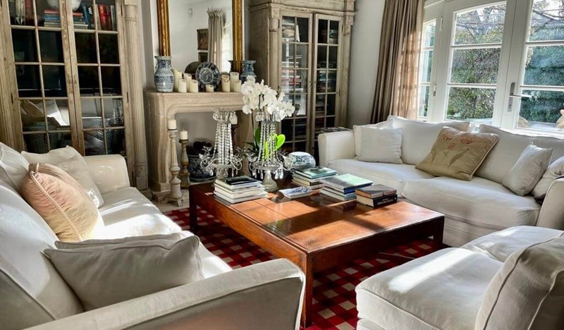 Palm Lounge Brighter Photos