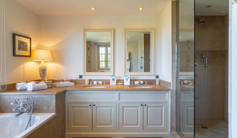 Villa Levett MD 6 Bathroom