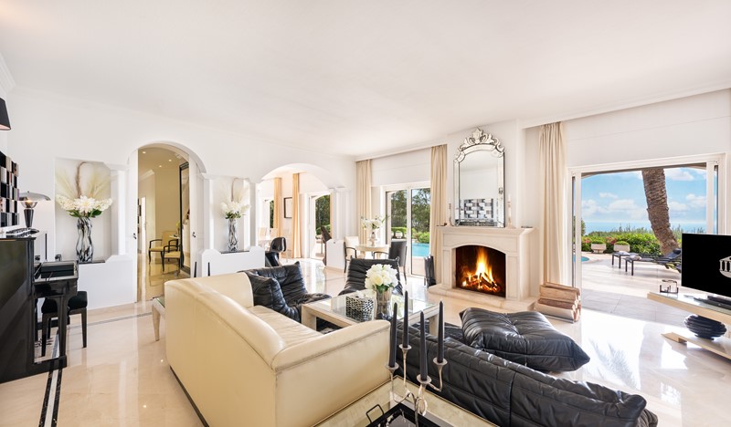 22 Villa Monaco Livingroom