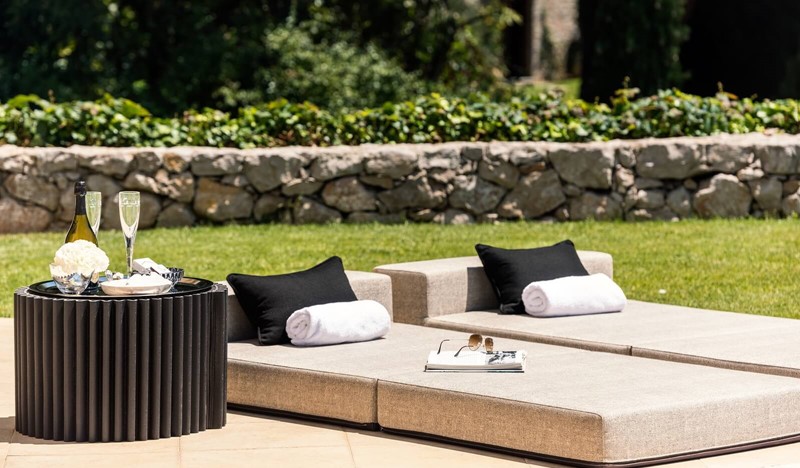 12 Villa Monaco Terrace Detail