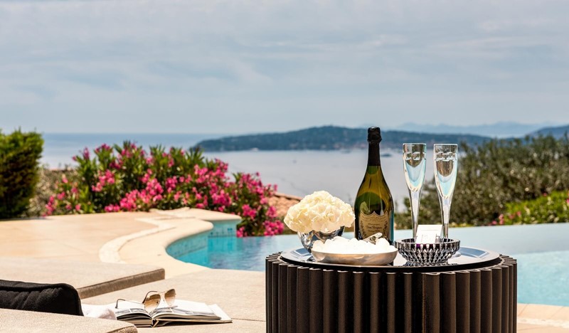 14 Villa Monaco Terrace Detail