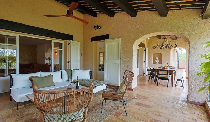 Domaine De La Source HD 129