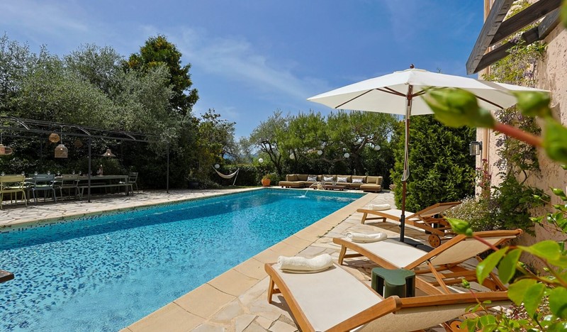 Domaine De La Source HD 111