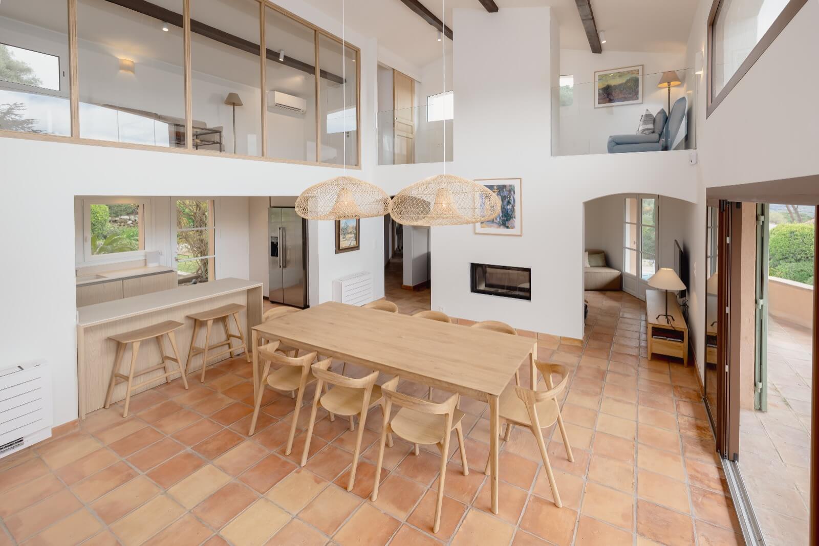 Overall Dining Kitchen MZ Lounge Reading