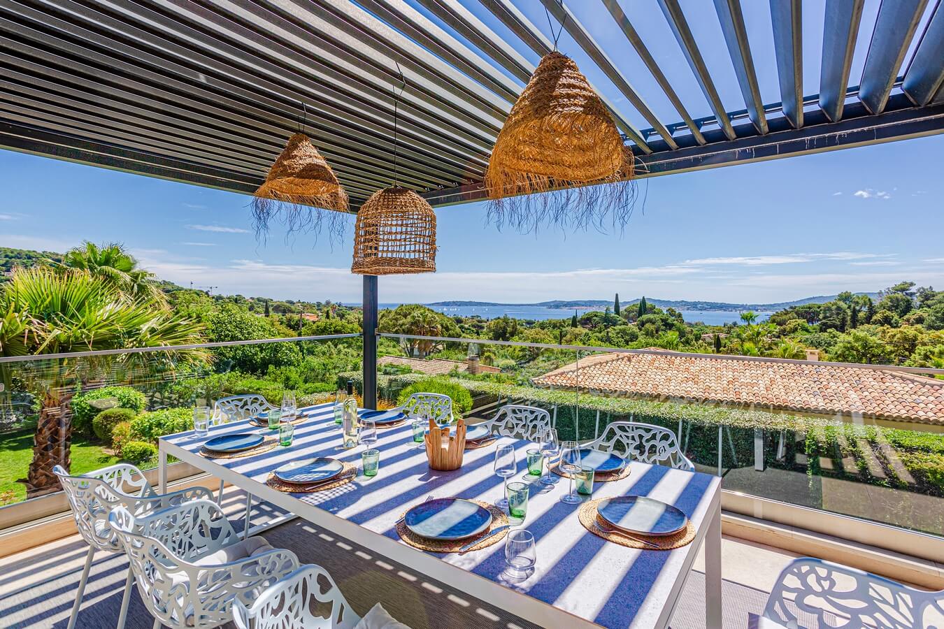 Villa Blue Iris