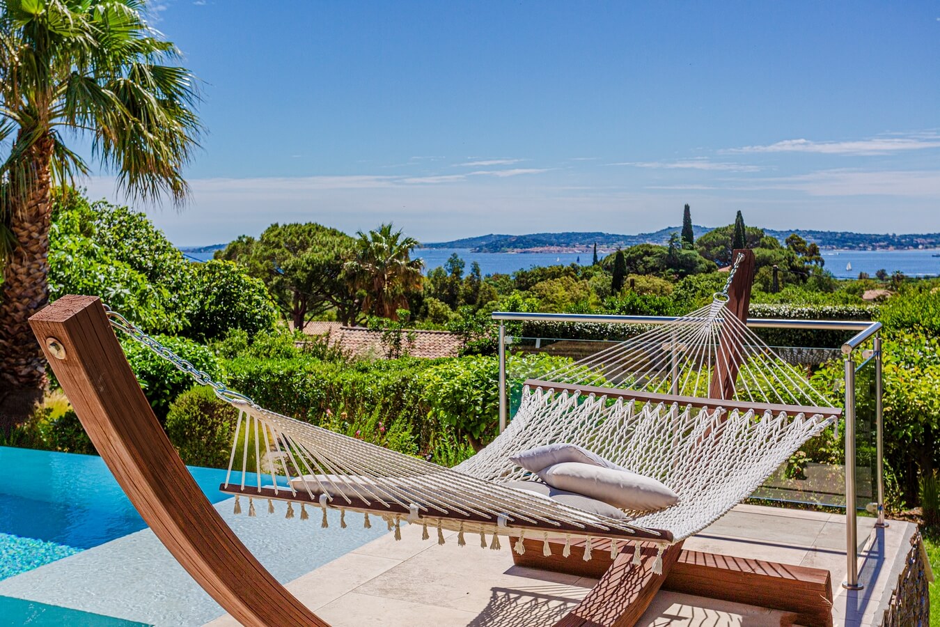 Villa Blue Iris