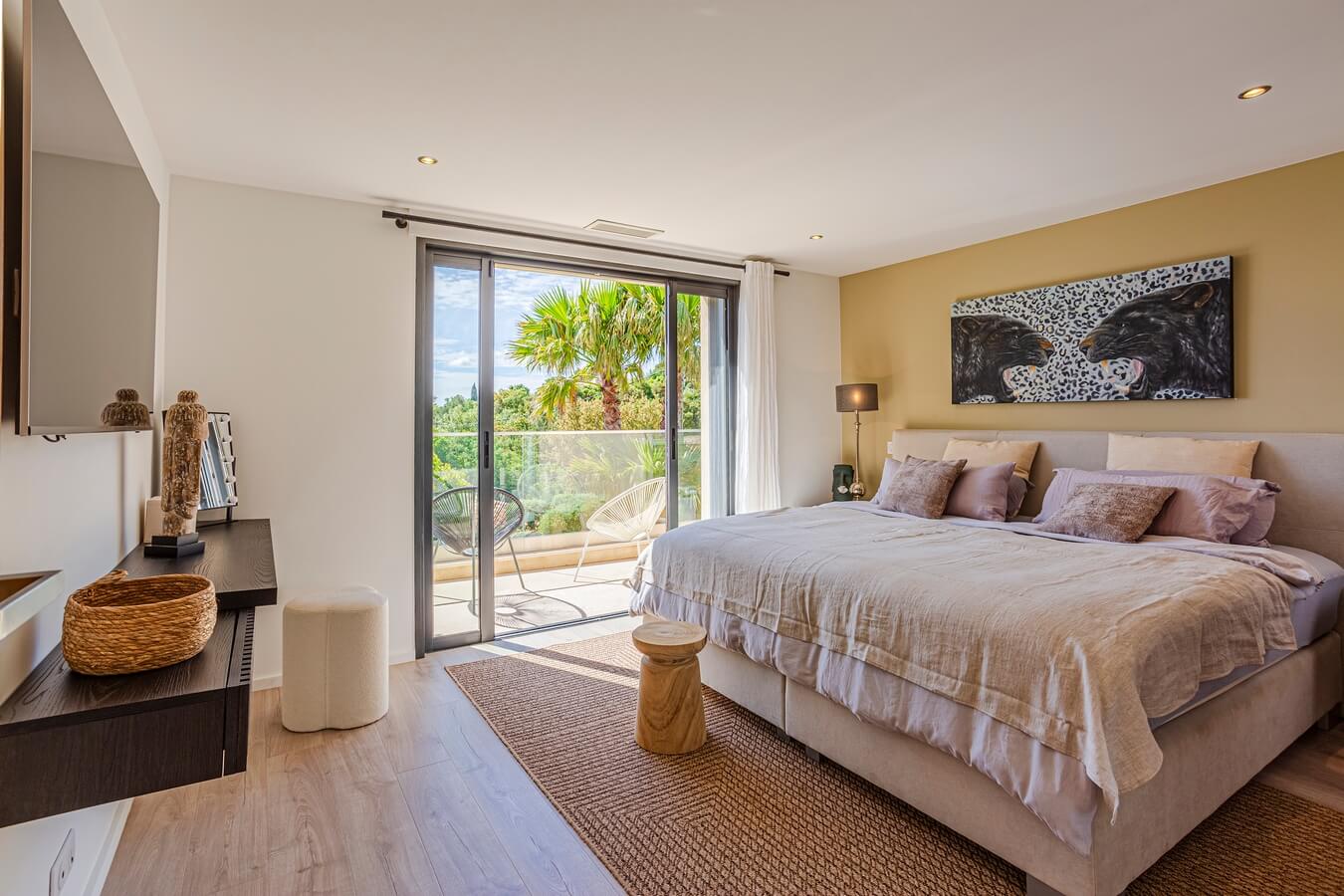 Villa Blue Iris