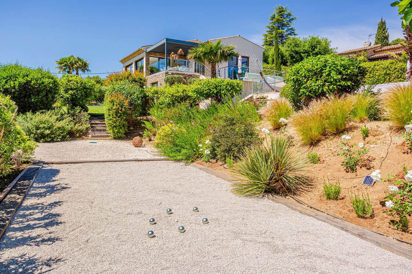 Villa Blue Iris