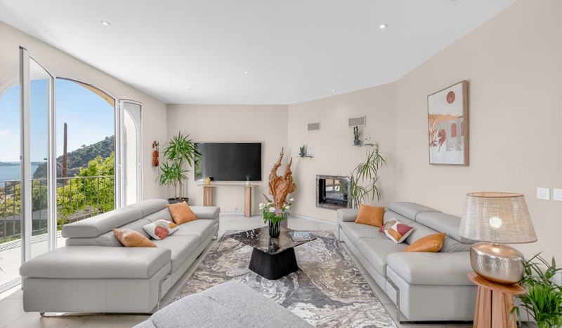 9 Living Room