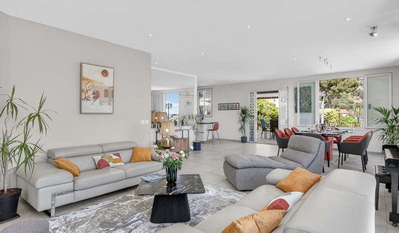 10 Living Room