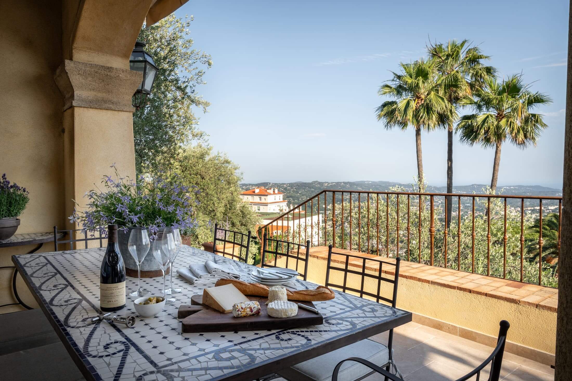 2 Outdoor Dining