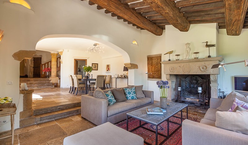 049 Chichourles Middle