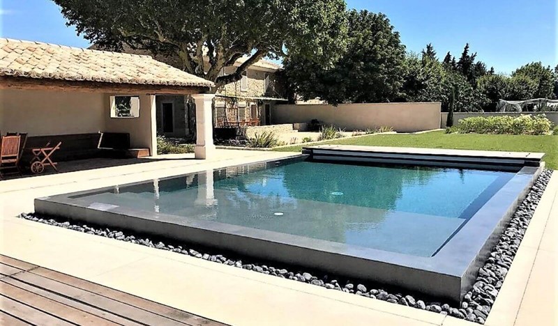 Beautiful 6-bedroom villa with private pool in the Provencal countryside