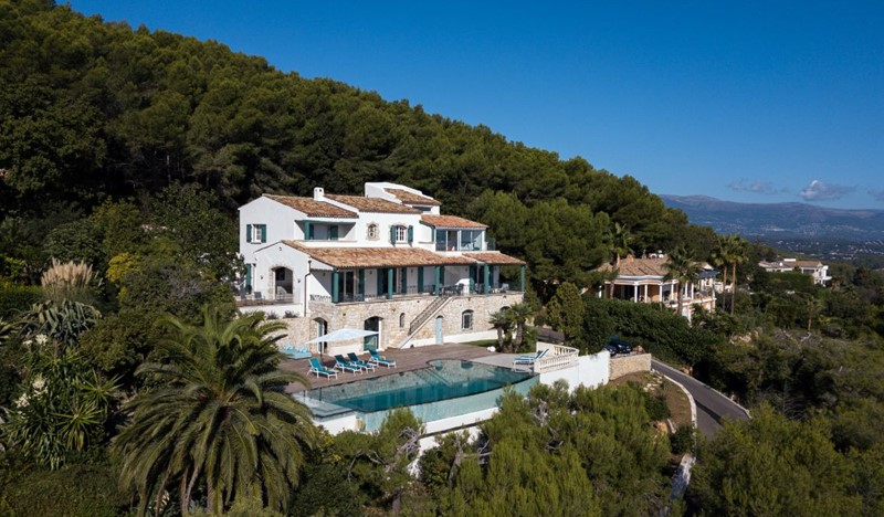 New Cannes luxury villa with sea views