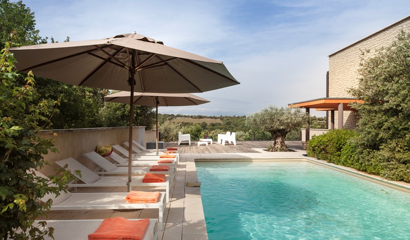 Beautiful contemporary villa with 4 bedrooms and pool in Provence